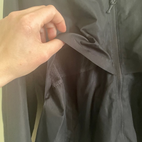 Champion men’s windbreaker/light rain jacket - Picture 3 of 4